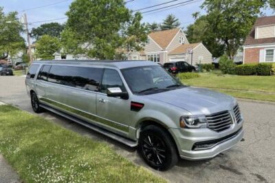 Rent Lincoln Navigator Silver Limo in South Florida