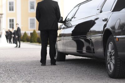Business and corporate transportation limo in South Florida